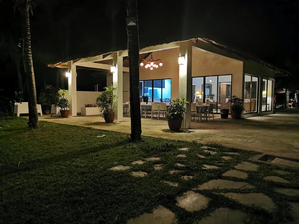 The Resthouse Laiya Villa Batangas Exterior photo